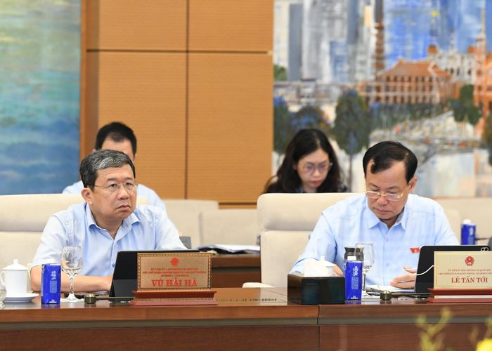 Các đại biểu tham dự phiên họp