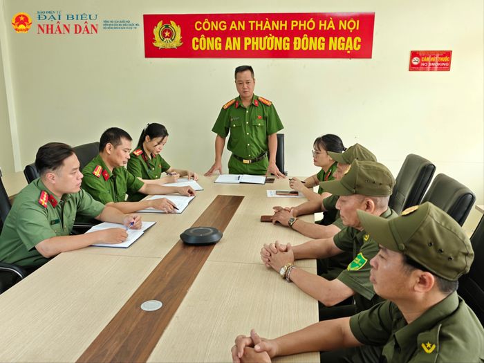 Tập thể đơn vị trao đổi, góp ý thẳng thắn nhằm kịp thời khắc phục hạn chế, nâng cao hiệu quả thực hiện nhiệm vụ.