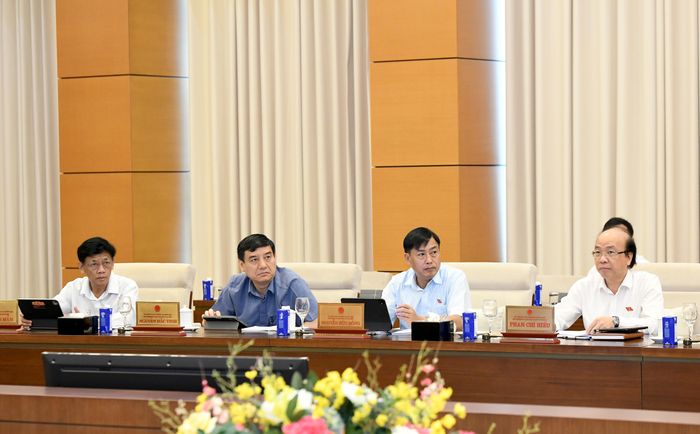 Các đại biểu tham dự phiên họp