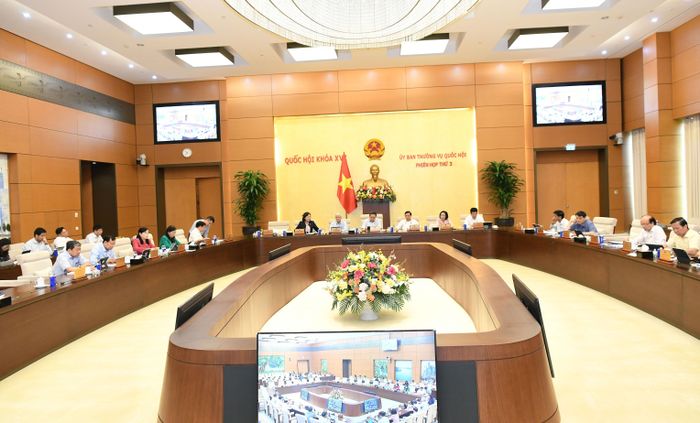 Quang cảnh phiên họp