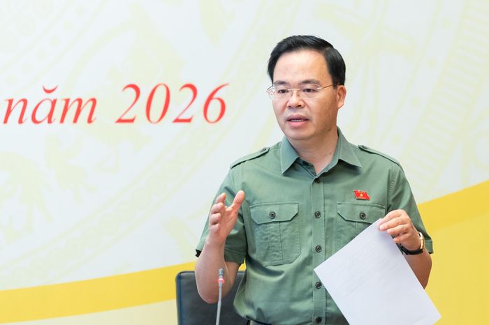 Phó Chủ nhiệm Ủy ban Khoa học, Công nghệ và Môi trường Trần Văn Khải phát biểu