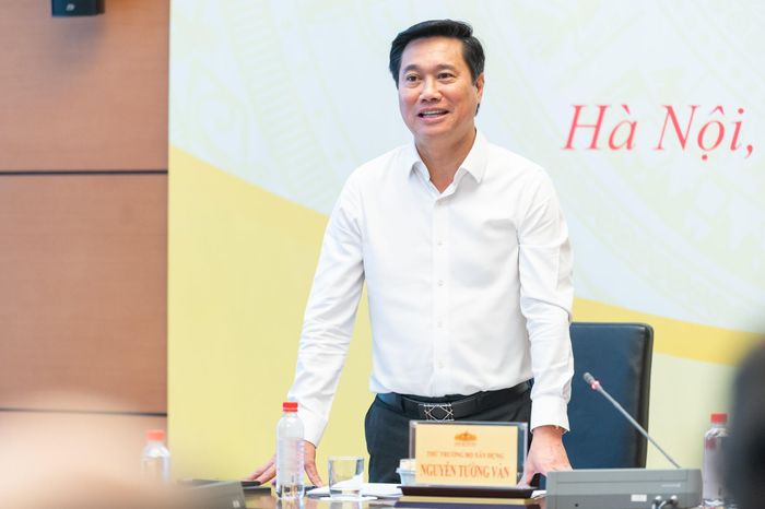 Thứ trưởng Bộ Xây dựng Nguyễn Tường Văn phát biểu