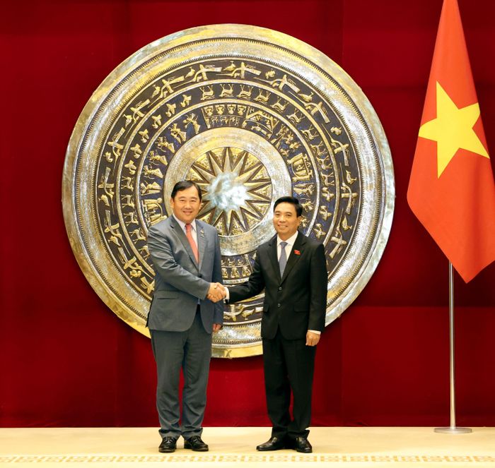 Phó Chủ tịch Quốc hội, Thượng tướng Nguyễn Doãn Anh tiếp Chủ nhiệm Ủy ban Đối ngoại, hợp tác quốc tế và thông tin của Quốc hội Campuchia Suos Yara