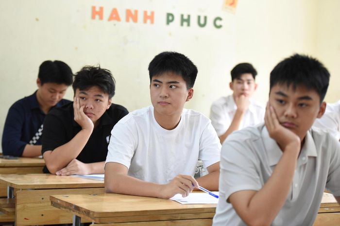 Thí sinh trong ngày đầu tiên của kỳ thi tốt nghiệp THPT 2026. Ảnh: Xuân Quý