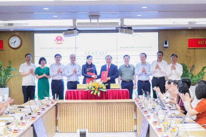 Ủy ban Khoa học, Công nghệ và Môi trường ký kết chương trình phối hợp công tác với Bộ Khoa học và Công nghệ
