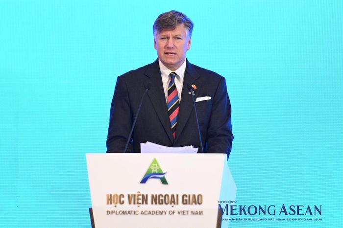 Thứ trưởng Ngoại giao Mỹ Christopher Landau phát biểu. Ảnh: Đỗ Thảo - Mekong ASEAN