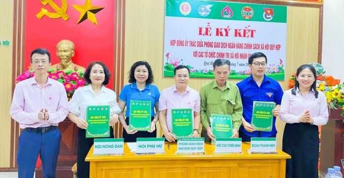 Phòng giao dịch NHCSXH Quỳ Hợp đang thực hiện cho vay ủy thác thông qua 4 tổ chức chính trị - xã hội với 314 tổ tiết kiệm và vay vốn