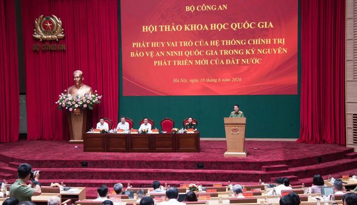 Bộ trưởng Lương Tam Quang phát biểu tại hội thảo.