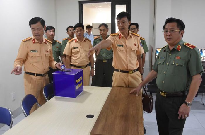 Lực lượng CSGT đã triển khai đồng bộ nhiều giải pháp, kéo giảm tai nạn trên cả 3 tiêu chí.