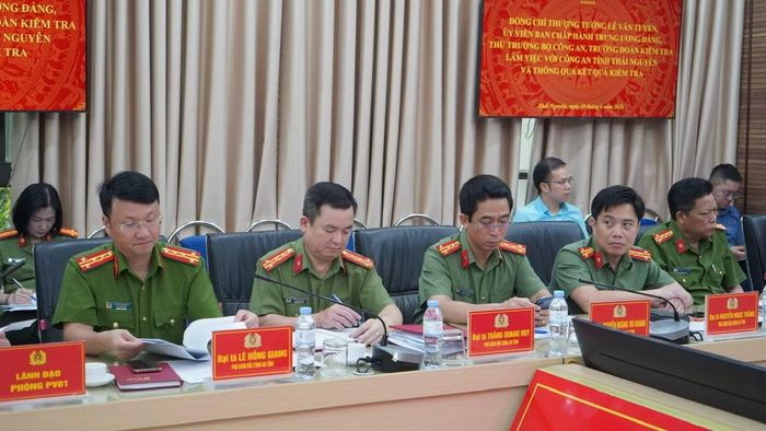 Các đại biểu tại buổi làm việc.