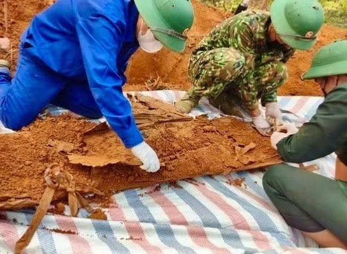 Những bộ hài cốt liệt sĩ được tìm thấy ở vùng rừng Cha Lỳ.