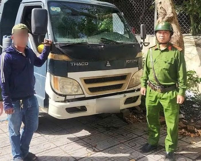 Qua tuần tra kiểm soát, phối hợp liên ngành Công an phường Hòa Khánh đã phát hiện, ngăn chặn, xử lý nhiều trường hợp đổ trộm rác thải, rác công nghiệp trái phép trên địa bàn.