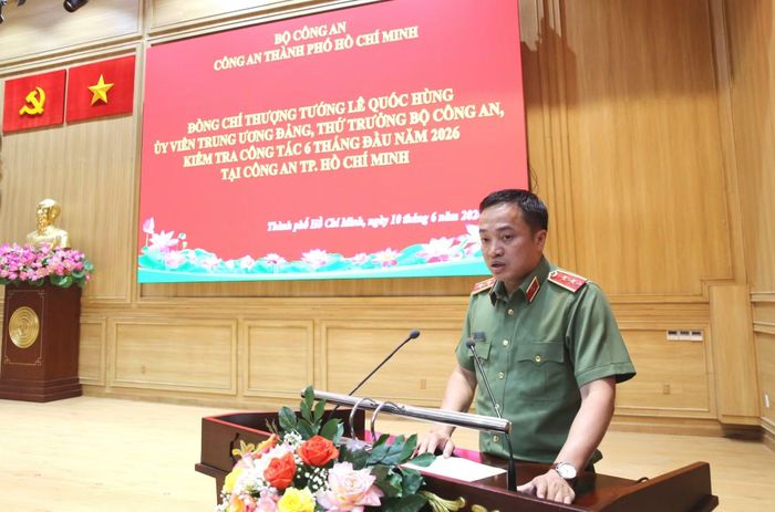 Trung tướng Mai Hoàng, Giám đốc Công an TP Hồ Chí Minh phát biểu đáp từ.