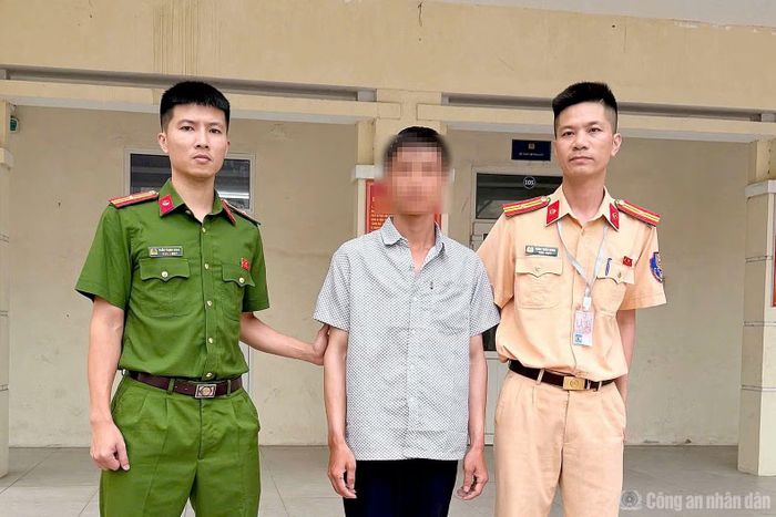 Hội đồng sát hạch bàn giao thí sinh cho Công an xã Phúc Thịnh để tiếp tục điều tra, xử lý theo quy định.