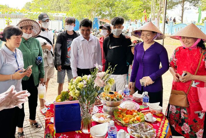 Những hình ảnh của Ngày hội Sông nước miệt vườn lần thứ 18, khi còn tỉnh Sóc Trăng (cũ).