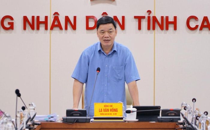 Đồng chí La Văn Hồng, Trưởng Ban Văn hóa - Xã hội HĐND tỉnh kết luận cuộc họp.
