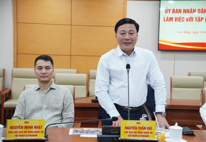 Ông Nguyễn Tuấn Hải, Chủ tịch Hội đồng quản trị Tập đoàn Alphanam phát biểu tại buổi làm việc.