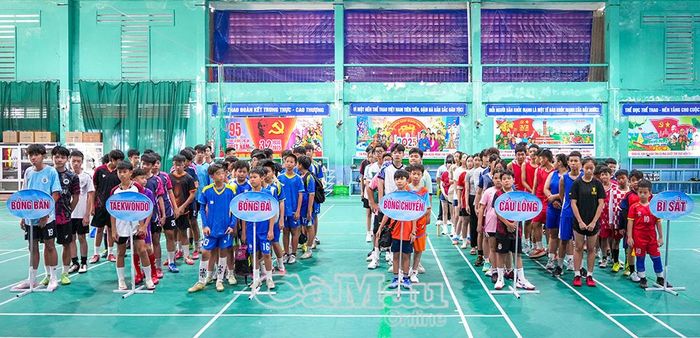 Các lớp thể thao phong trào hè thu hút gần 200 thanh thiếu nhi tham gia.