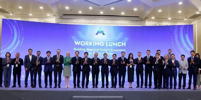 Phó Thủ tướng Nguyễn Văn Thắng và các đại biểu dự Tọa đàm. Ảnh: CP