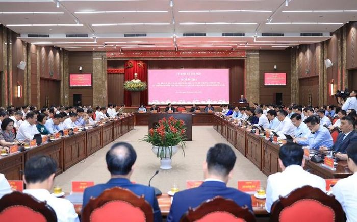 Hội nghị sơ kết 1 năm vận hành bộ máy của hệ thống chính trị và chính quyền địa phương 2 cấp trên địa bàn Hà Nội.