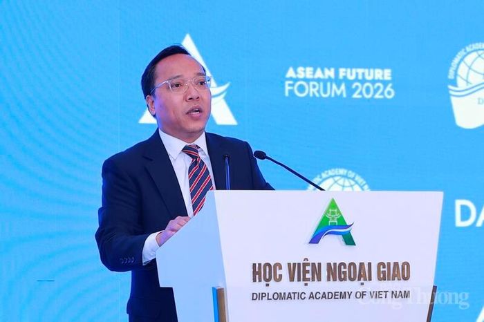 Thứ trưởng Bộ Công Thương Nguyễn Hoàng Long