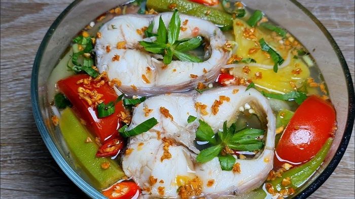 Không nên nêm quá nhiều gia vị ngay từ đầu. Ảnh minh họa