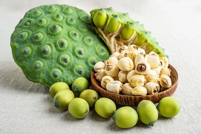 Hạt sen là nguồn magie giúp ngủ ngon và bảo vệ tim mạch. Ảnh minh họa