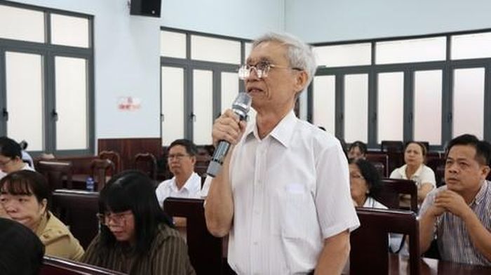 Cử tri xã Hóc Môn phát biểu ý kiến