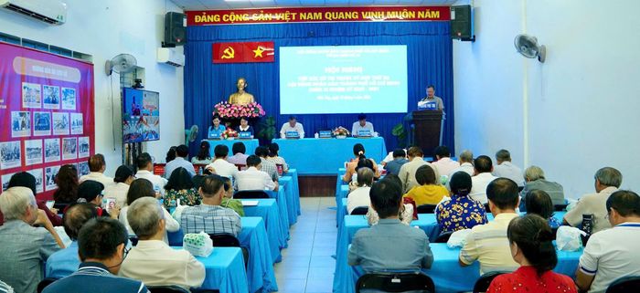 Toàn cảnh buổi tiếp xúc cử tri