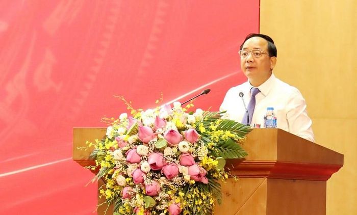 Đồng chí Trịnh Văn Quyết, Trưởng Ban Tuyên giáo và Dân vận Trung ương phát biểu chỉ đạo Hội thảo.