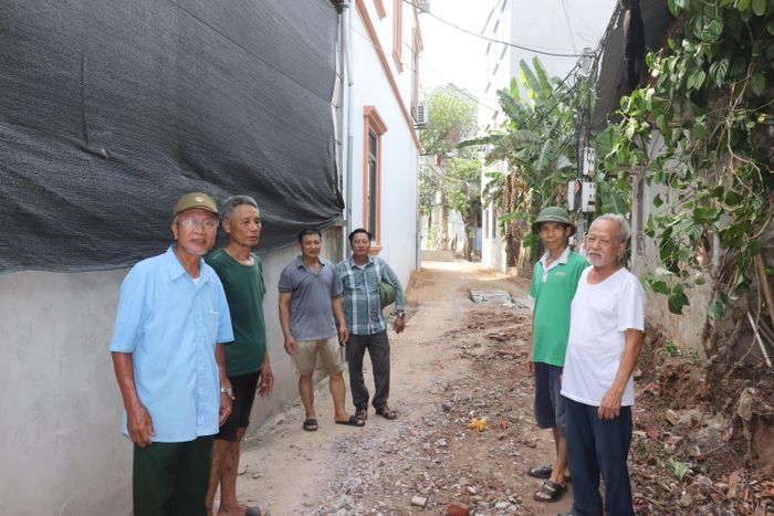 Chính quyền địa phương cùng người dân thôn Đống đang góp sức viết nên câu chuyện đẹp về tinh thần đoàn kết, về trách nhiệm cộng đồng và về khát vọng xây dựng quê hương Bình Minh trở thành nơi đáng sống. Ảnh: Đ. Đạt