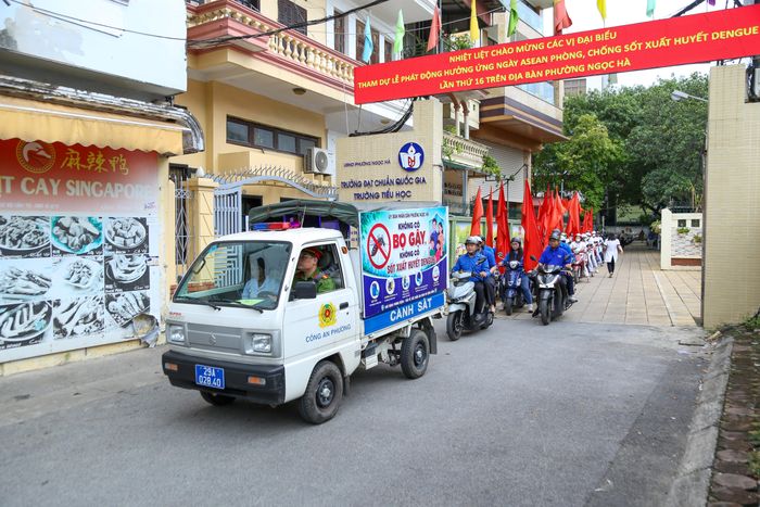 Ra quân Lễ phát động hưởng ứng Ngày ASEAN phòng, chống sốt xuất huyết Dengue lần thứ 16 năm 2026 tại phường Ngọc Hà. Ảnh: Duy Khánh