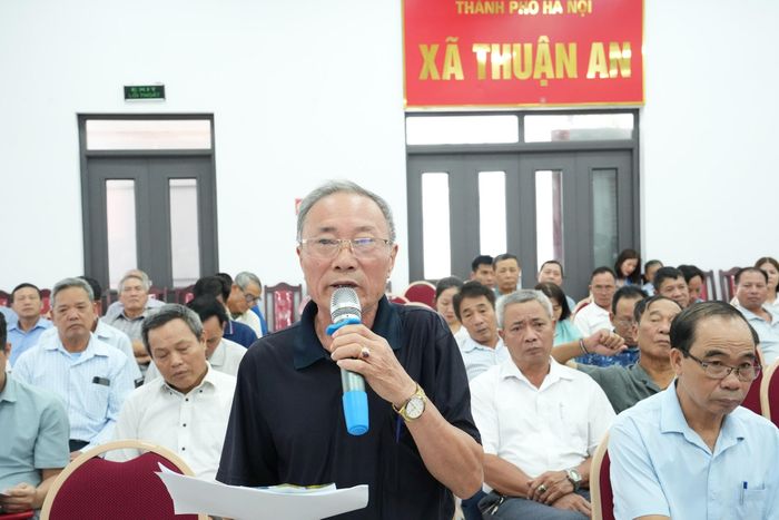 Đại biểu nêu ý kiến tại hội nghị. Ảnh: Vân Thư