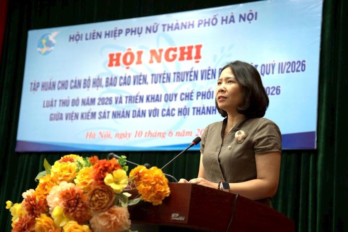 Phó Chủ tịch Ủy ban MTTQ, Chủ tịch Hội Liên hiệp phụ nữ thành phố Hà Nội Lê Kim Anh phát biểu. Ảnh: Hoàng Lan