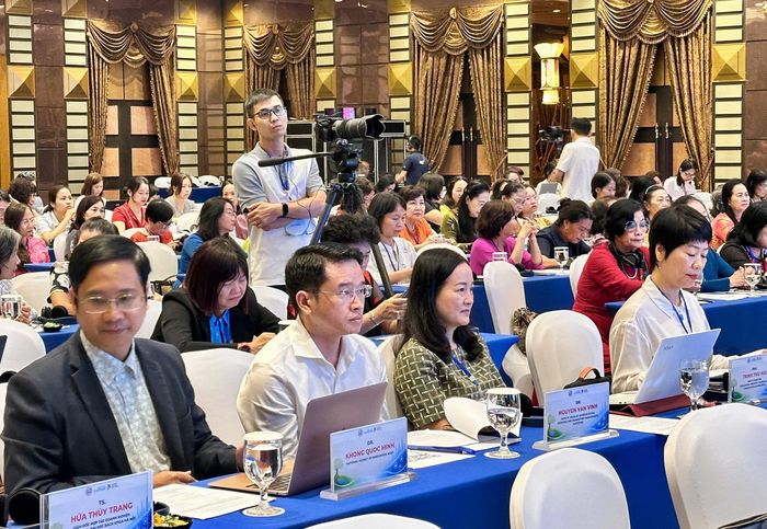 Các chuyên gia trao đổi giải pháp hỗ trợ nữ khoa học đưa kết quả nghiên cứu vào thị trường.