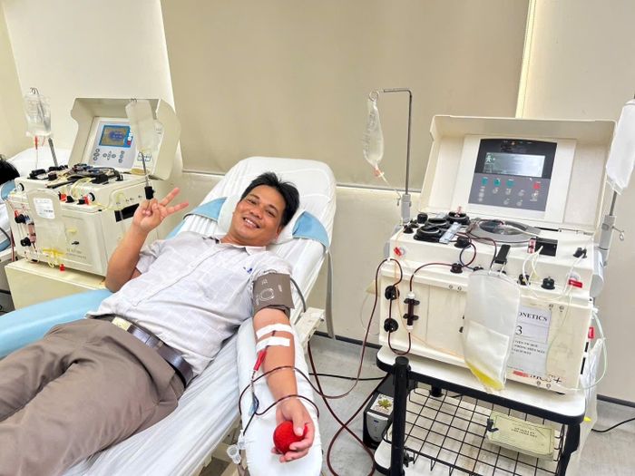 Anh Nguyễn Quang Lược đã hiến máu, hiến tiểu cầu 68 lần (Ảnh: NVCC)