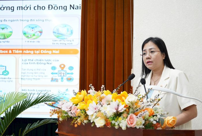 Bà Trần Thị Quốc Hiền, Vụ trưởng Vụ Kinh tế và Xã hội số, Bộ Khoa học và Công nghệ phát biểu tại hội nghị. Ảnh: PV