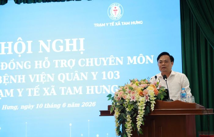 Chủ tịch UBND xã Tam Hưng Bùi Đình Thái phát biểu tại hội nghị. Ảnh: Bình Minh