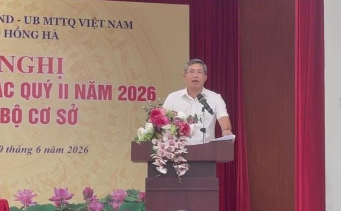 Chủ tịch UBND phường Lê Hồng Thắng cho biết, tổng thu ngân sách nhà nước trên địa bàn tính đến ngày 30-5 đạt hơn 618,3 tỷ đồng. Ảnh: PV