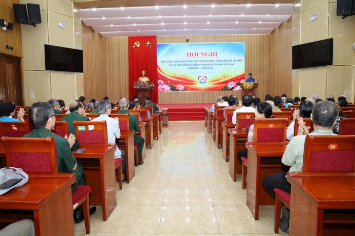 Những lời nói yêu thương sẽ là hạt mầm quý giá để xây dựng một xã hội nhân văn. Ảnh: Thái Phương