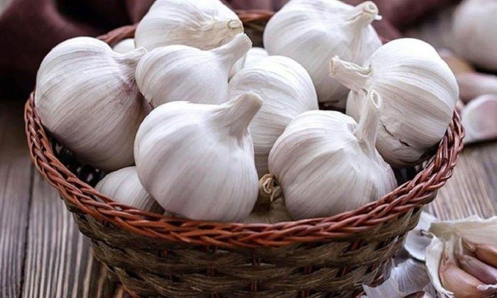 Khi dùng thường xuyên trong khẩu phần ăn, tỏi hỗ trợ mạch máu khỏe mạnh.