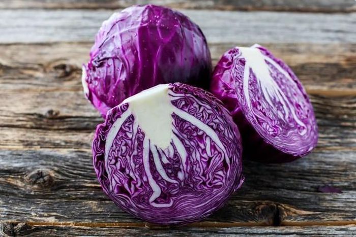 Anthocyanin là chất chống oxy hóa tạo ra sắc tố màu tím trong rau quả.