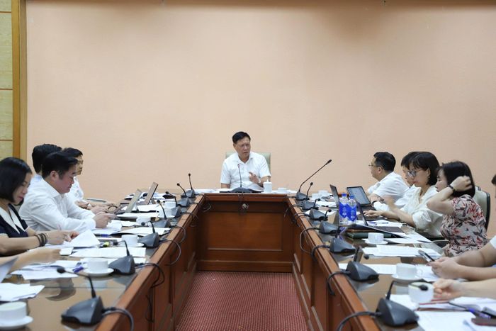 Quang cảnh cuộc họp.