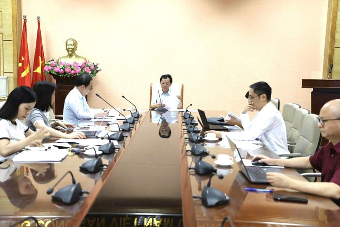 Quang cảnh cuộc họp.
