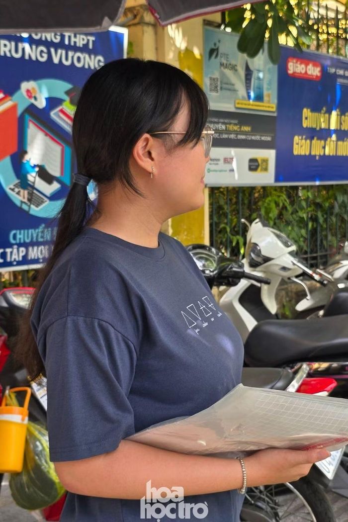 Hà Khánh Phương là thí sinh tự do, hiện tại bạn đang là sinh viên Đại học Sài Gòn.