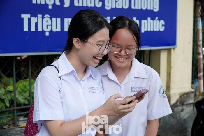 Minh Khuê - Ngọc Nhi.