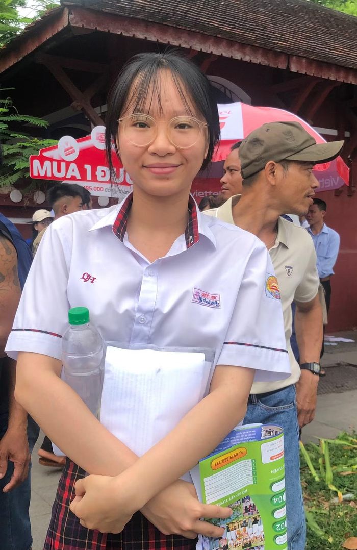 Bạn Hoàng Anh sau khi hoàn thành bài thi Ngữ Văn (Ảnh: Thùy Linh)