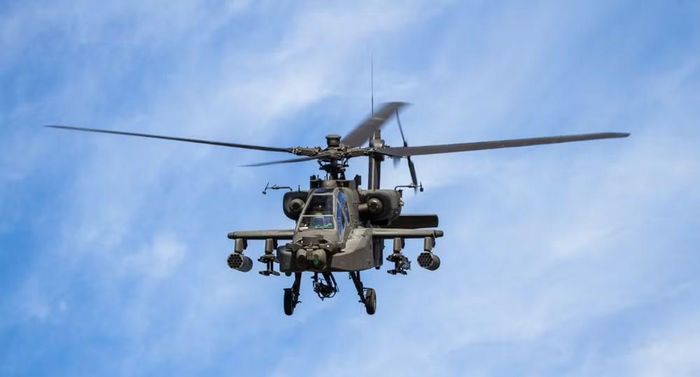 Tại Trung Đông, AH-64 Apache thường xuyên tham gia các nhiệm vụ tuần tra, hộ tống đoàn tàu, bảo vệ căn cứ quân sự và hỗ trợ lực lượng mặt đất.