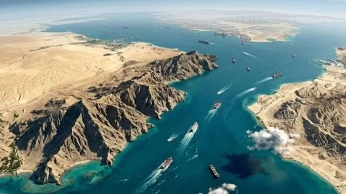 Eo biển Hormuz, nơi xảy ra vụ việc, nối Vịnh Ba Tư với Vịnh Oman và biển Arab. Đây là tuyến vận tải năng lượng quan trọng bậc nhất thế giới, nơi lưu thông một phần lớn lượng dầu mỏ xuất khẩu từ các quốc gia vùng Vịnh.