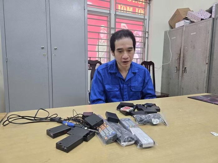 Đối tượng Hoàng Liên Sơn cùng các thiết bị gian lận tự chế tạo